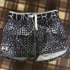 Under armor youth m shorts